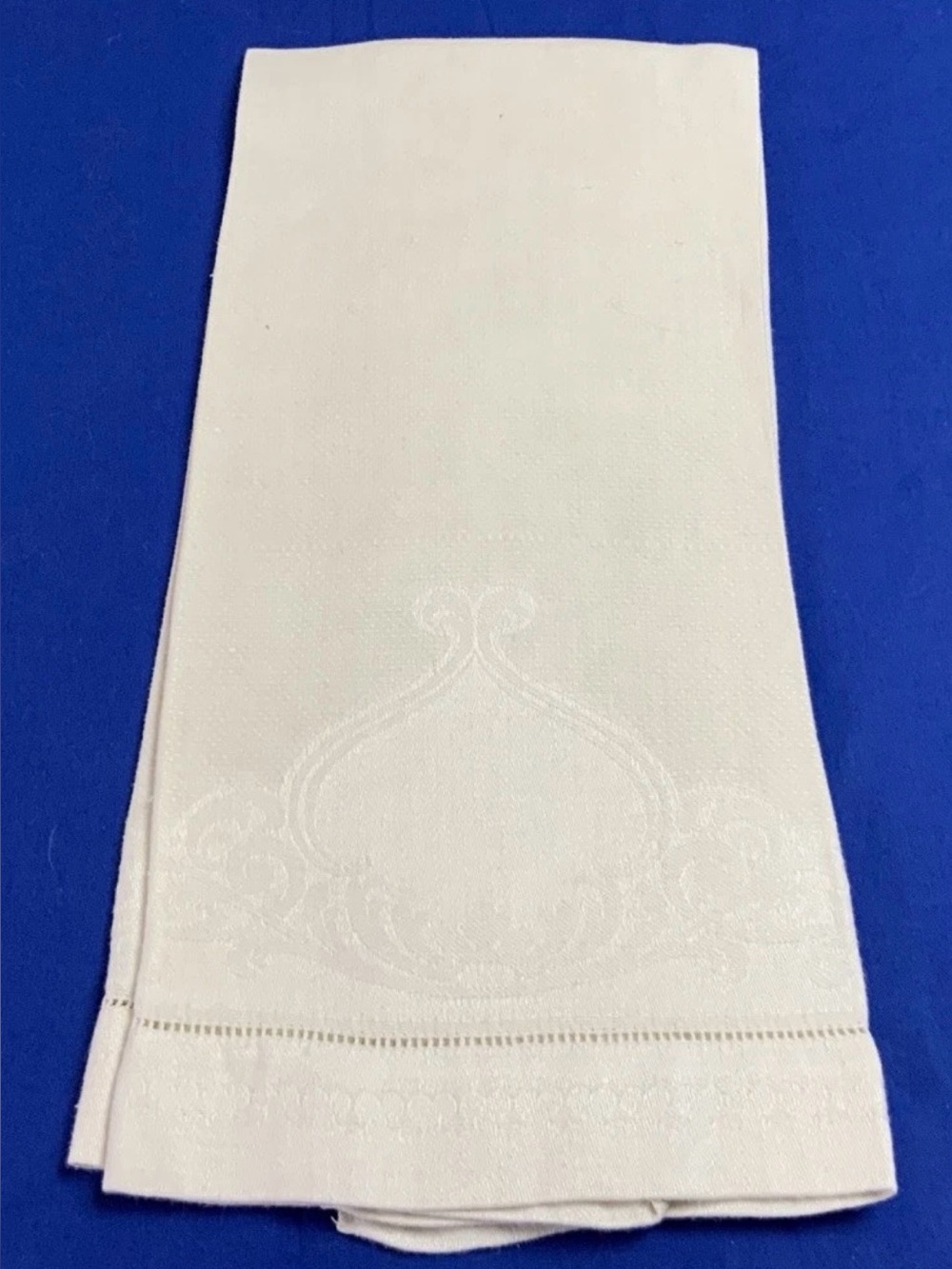 GORGEOUS Vintage Antique Show Towel 100% Linen, Woven Scroll Design, Off White